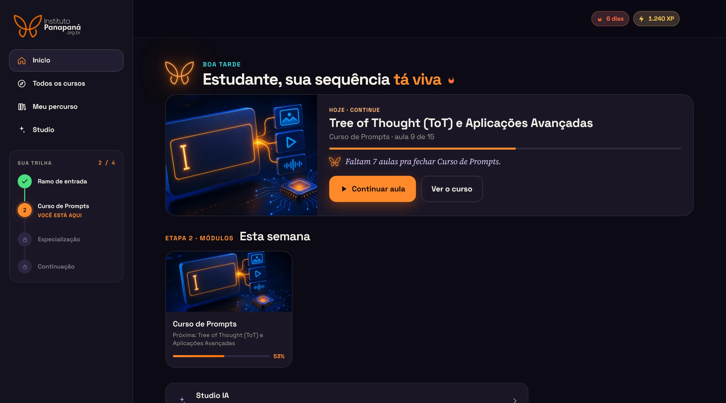Painel do estudante na plataforma de cursos, em tema escuro: a próxima aula do Curso de Prompts, “Tree of Thought (ToT) e Aplicações Avançadas”, com 53% do curso concluído e o botão Continuar aula